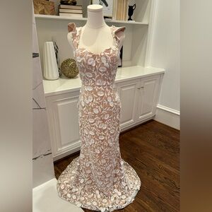 Gorgeous lace applique floor length dress with small train. Size 6 by Jarlo.